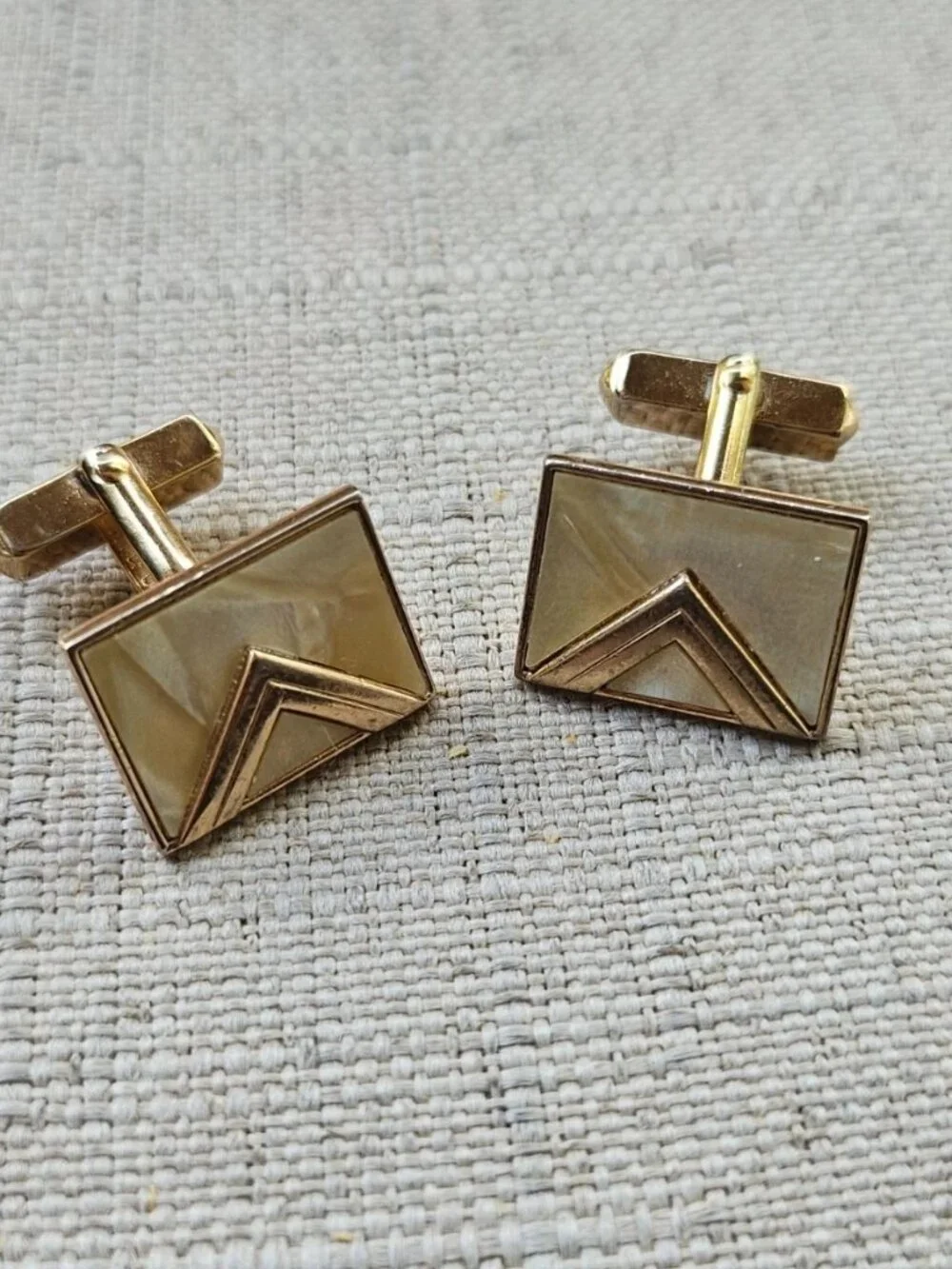 Vintage Swank Men Cufflinks Mother of Pearl Face Gold Tone Men Jewelry Cuff link